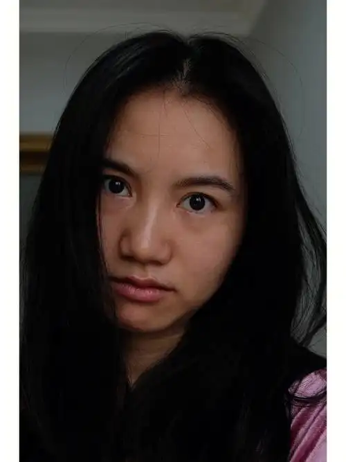 放大看普通人正常皮肤怎么能没毛孔斑点呢