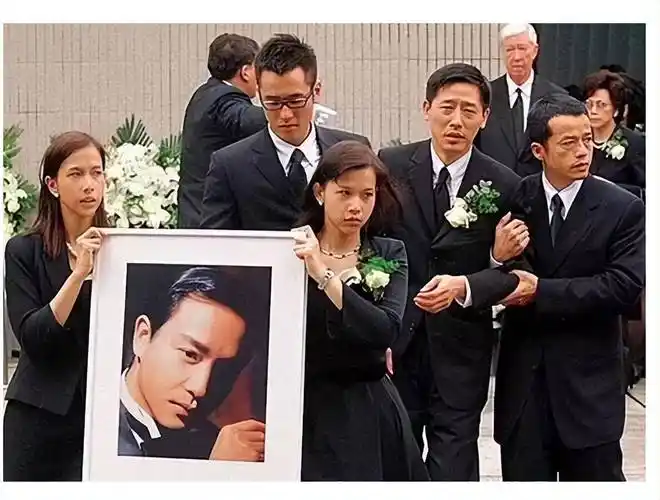 爱情的定义唐鹤德的故事引发了对爱情的定义的思考.