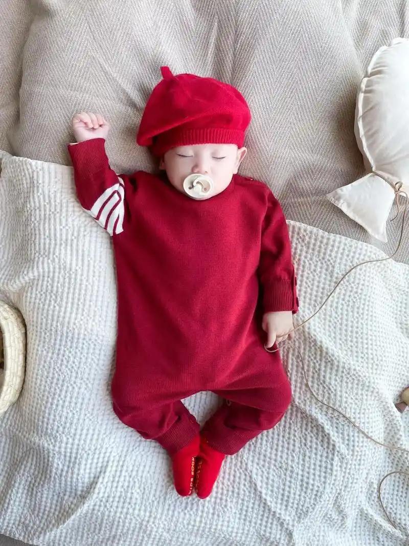 小月龄虎宝宝.评论里把你家孩子睡觉的照片给我看看,自己家小孩 - 抖