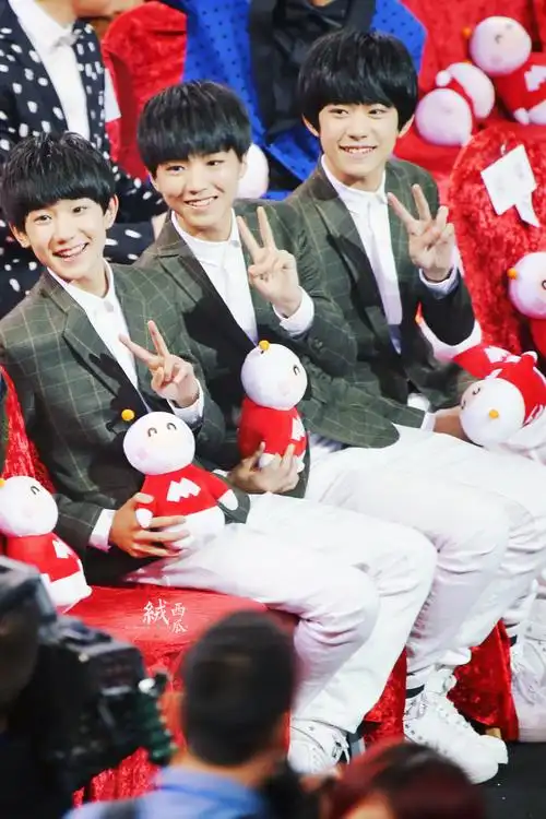 tfboys 2015音乐风云榜年度盛典