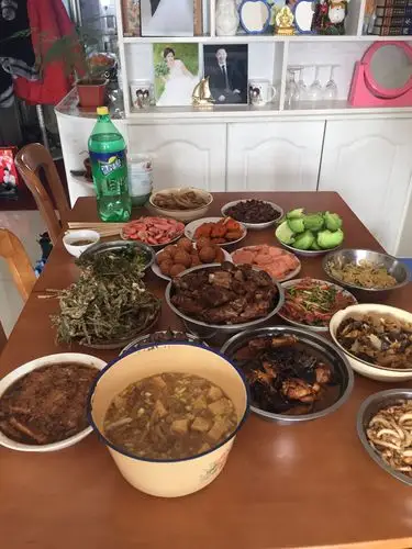 丰盛的午餐