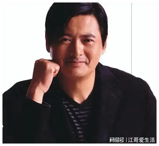 69岁周润发早起跑步,手臂长满小肉球,状态令人堪忧!