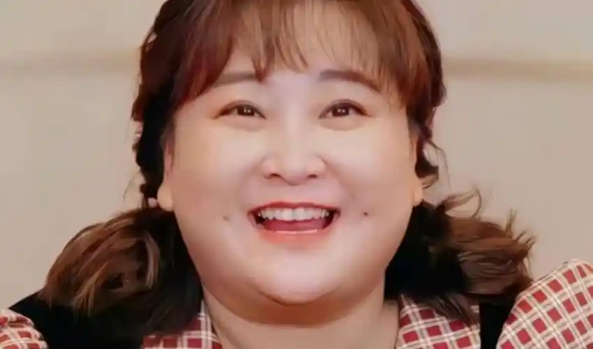 贾玲惊艳回归,一年减100斤!热辣滚烫电影见证奇迹!_作品_减肥_观众