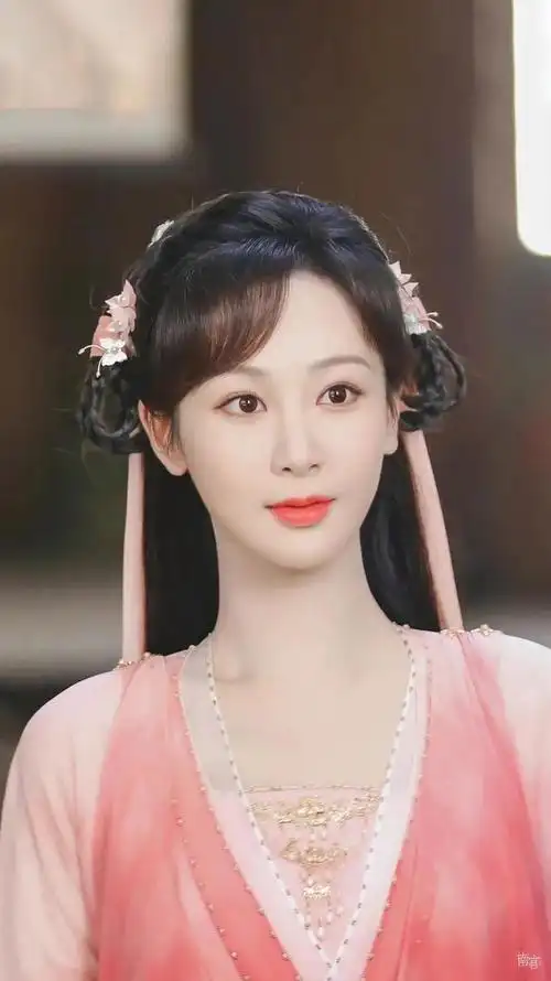 几许相思待酒浇,杨紫的照片可爱古装(杨紫:唯美古装,仙气飘飘)