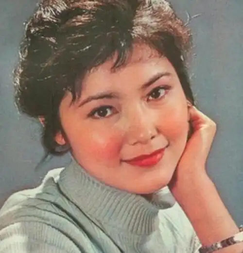 80年代东方美人姜黎黎从护士转行演员演红牡丹红极一时