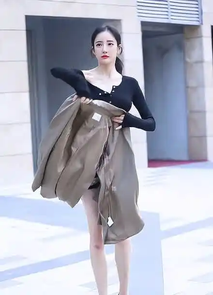 当大哥的都是这么甩衣服的吗