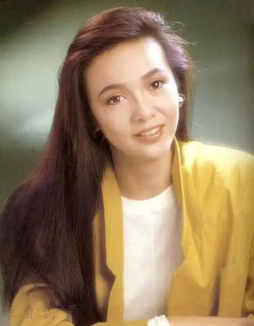 61岁郑裕玲近照曝光 遭遇两段失败感情至今单身