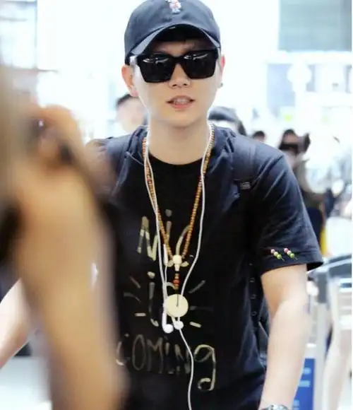 德云社弟子特征:张云雷骚,岳云鹏贱,孟鹤堂是时骚时贱