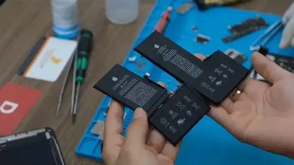 iphone11promax全球首拆曝光电池容量与ram运存你要知道的内容