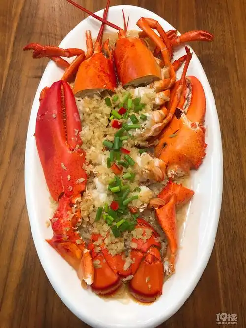 晚餐蒜蓉蒸波斯登龙虾酒香鲥鱼清蒸俄