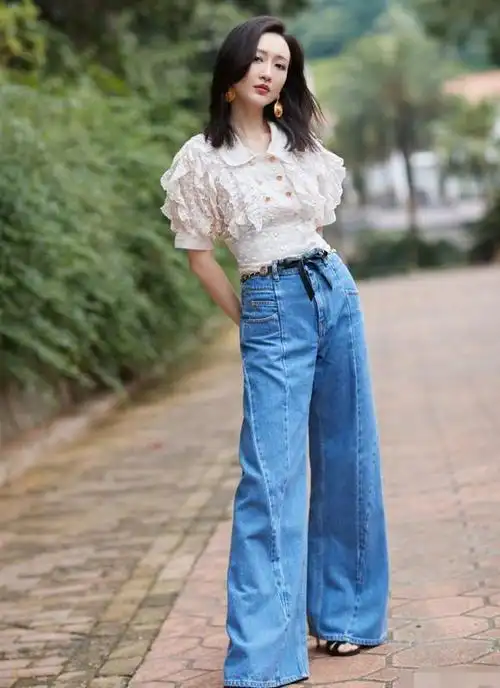 王鸥身材真好!木耳边娃娃衫也穿出高级感,一般人不敢模仿