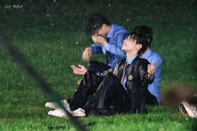 "世界以痛吻我,我报之以歌"