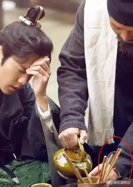 《庆余年2》:大金表,紧身裤,面包车,这些穿帮镜头太搞笑!