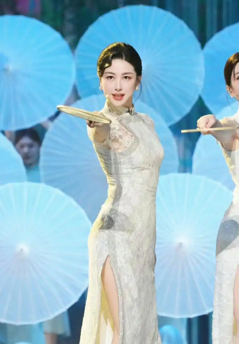 《乘风2023》朱珠穿旗袍好美,心动了吗你?#我和ai有话说