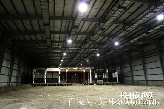 我们被骗了这么多年,《家有儿女》的房子竟然是在摄影棚搭建的!