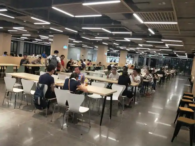 食堂就餐环境舒服