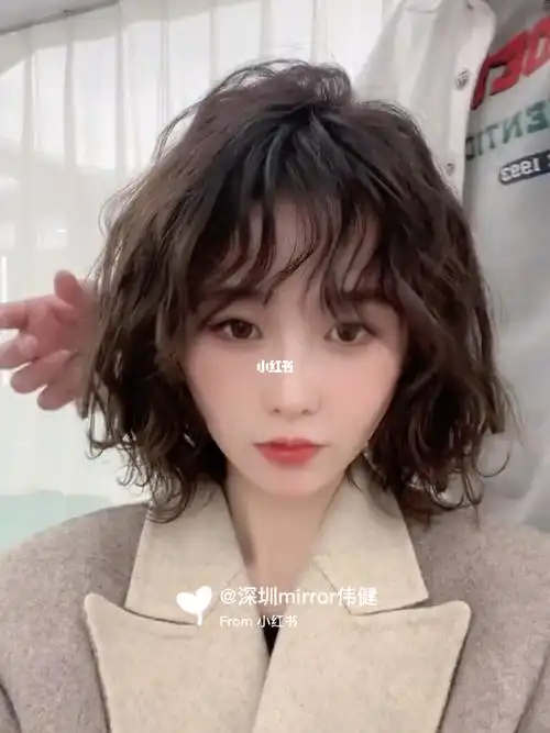 女生短发烫发法式复古蛋卷头慵懒蛋蛋卷推荐