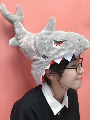 日系ins可爱卡通搞怪创意张大嘴巴咬头鲨鱼头套帽子表演拍照道具
