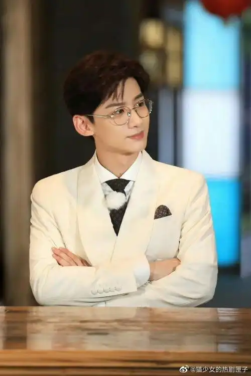 白敬亭|眼镜|一带_新浪新闻