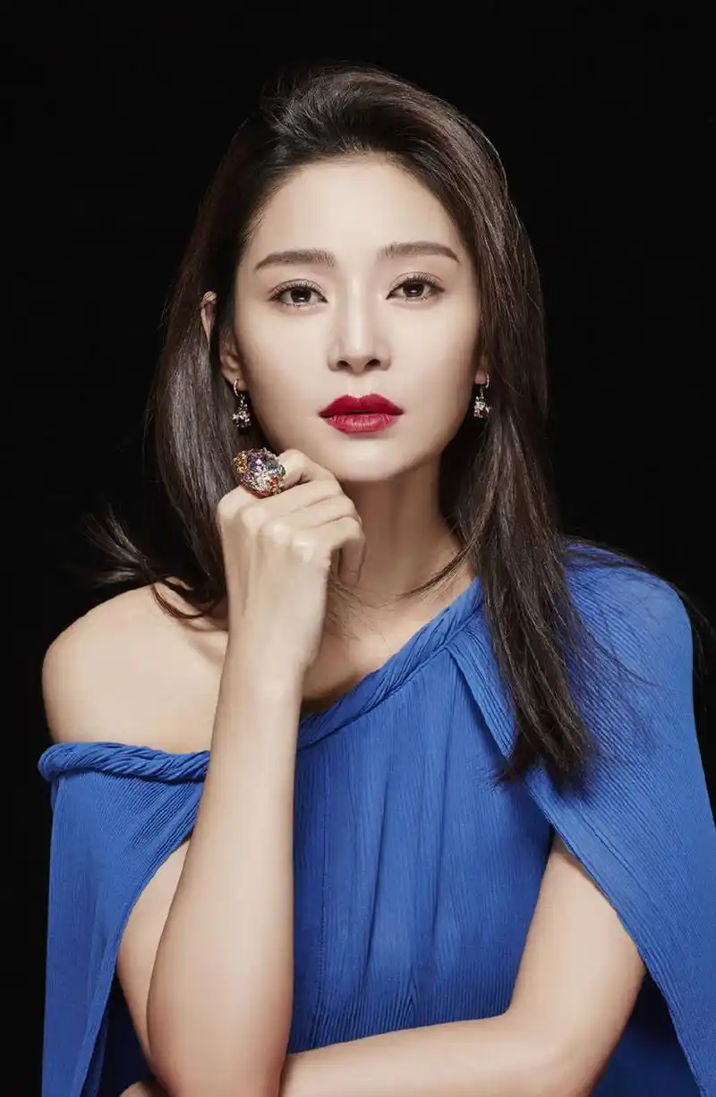 美女图片～王媛可