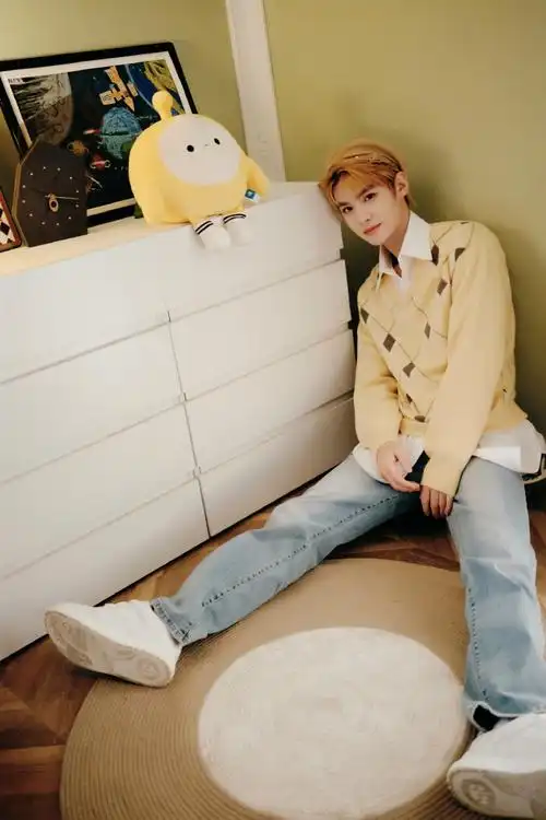 黄明昊小黄蛋#  你的可爱小黄蛋justin上线  奶黄小贾可爱治愈萌涣怂