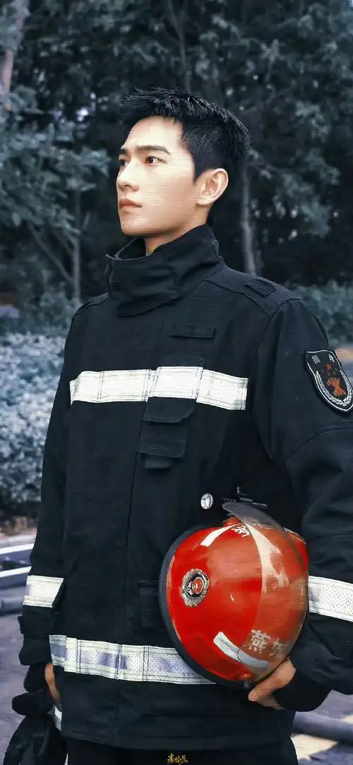 杨洋吊威亚4楼速降