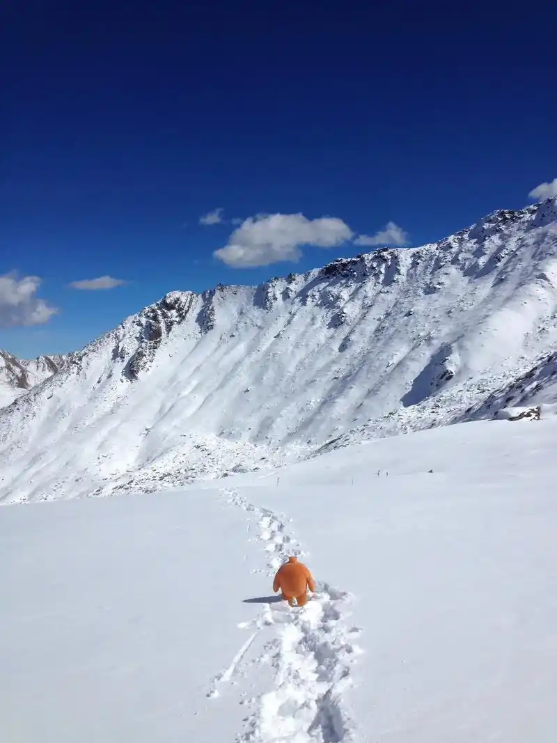 我赤脚踩在雪地里(iphone4s拍摄 #旅行 #户外 #风 - 抖音