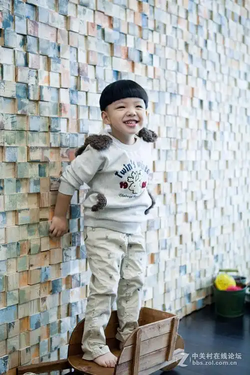 四岁宝宝照片-我就是最酷的