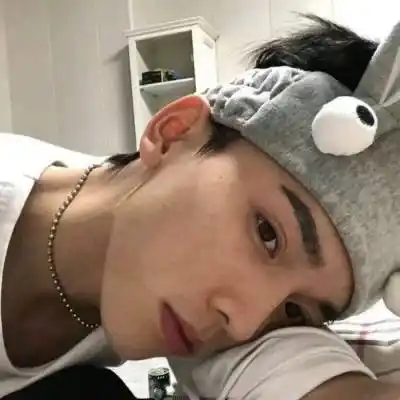 男生成熟稳重2020 好看有品位的男头图片 - qq男生头像 - 520个性网