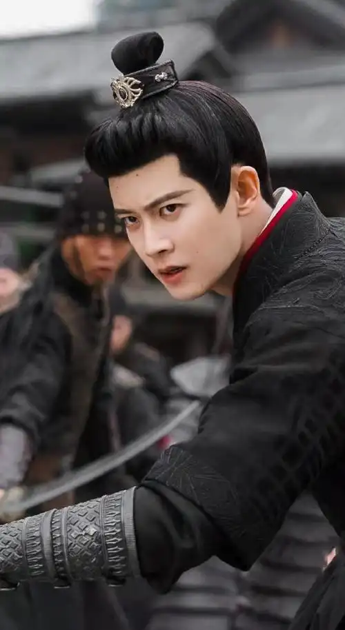 任嘉伦图片:又帅又酷