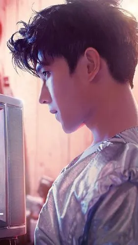 一组杨洋壁纸锁屏你的咩老公