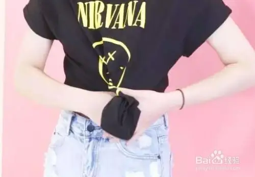 用皮筋扎衣服下摆