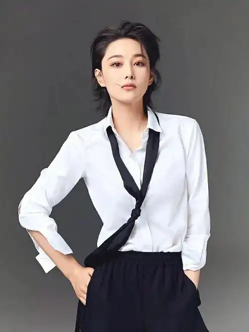 张馨予这款短发太酷了