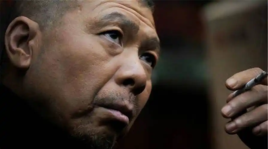 冯小刚明明身价过亿,为什么竭力劝说徐帆放弃治疗自己的顽疾?