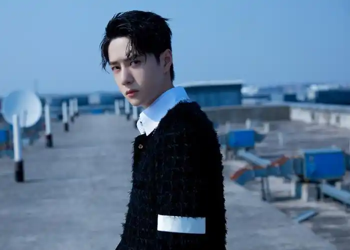 男 王一博 > 王一博骑士风外套帅气写真图片(4/6)返回首页 电脑壁纸