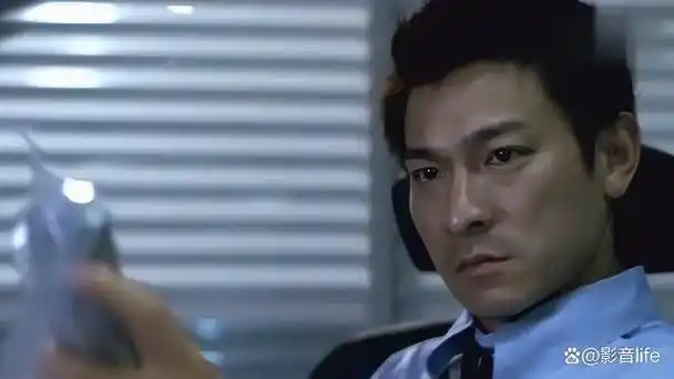 这部电影被称为香港黑帮电影的丰碑之作时隔20年我终于看明白了