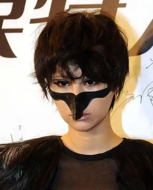 原创尚雯婕年轻时真会玩照片曝光和现在判若两人