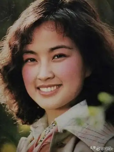 影视刘晓庆年轻时候的照片给人的感觉就仨字
