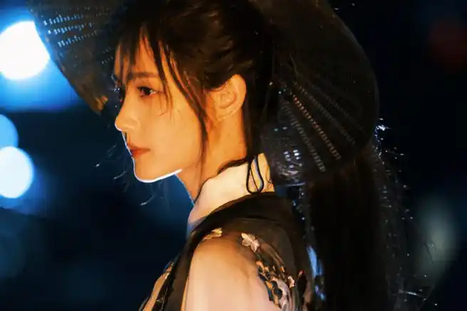 李一桐超话一人一剑,明日天涯.@李一桐q#李一桐侠女执剑