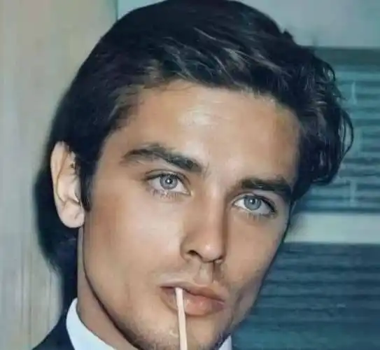 一生迷倒无数美女全球最帅的男人阿兰德龙不堪年老