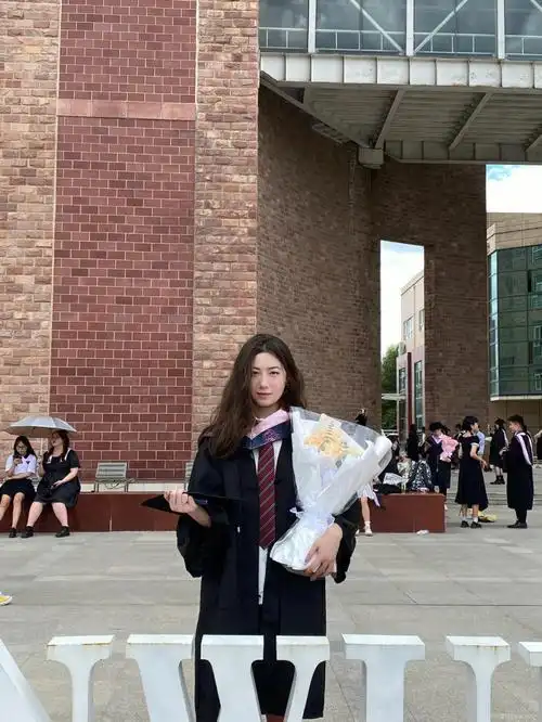 毕业学士服穿搭