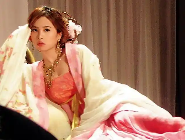 p>蔡依林(jolin tsai),本名蔡依翎,曾用名蔡宜凌,1980年9月15日出生