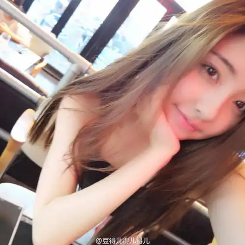 王思聪交95后新欢李惠玥