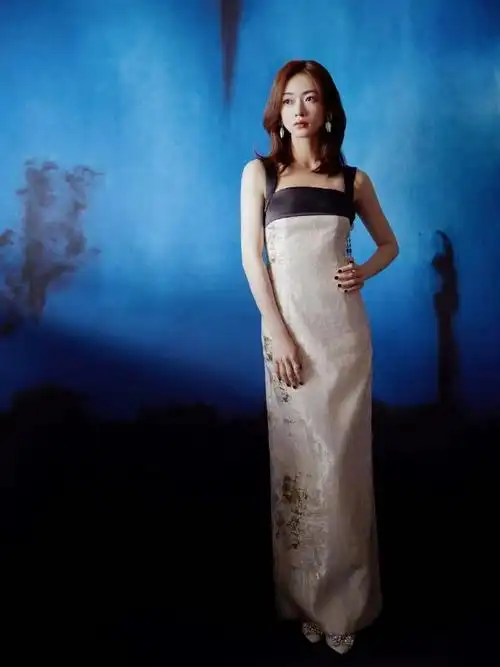 吴谨言国风造型##吴谨言新中式长裙