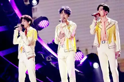 tfboys七周年线上演唱会 8月6日 13:17开启售票!