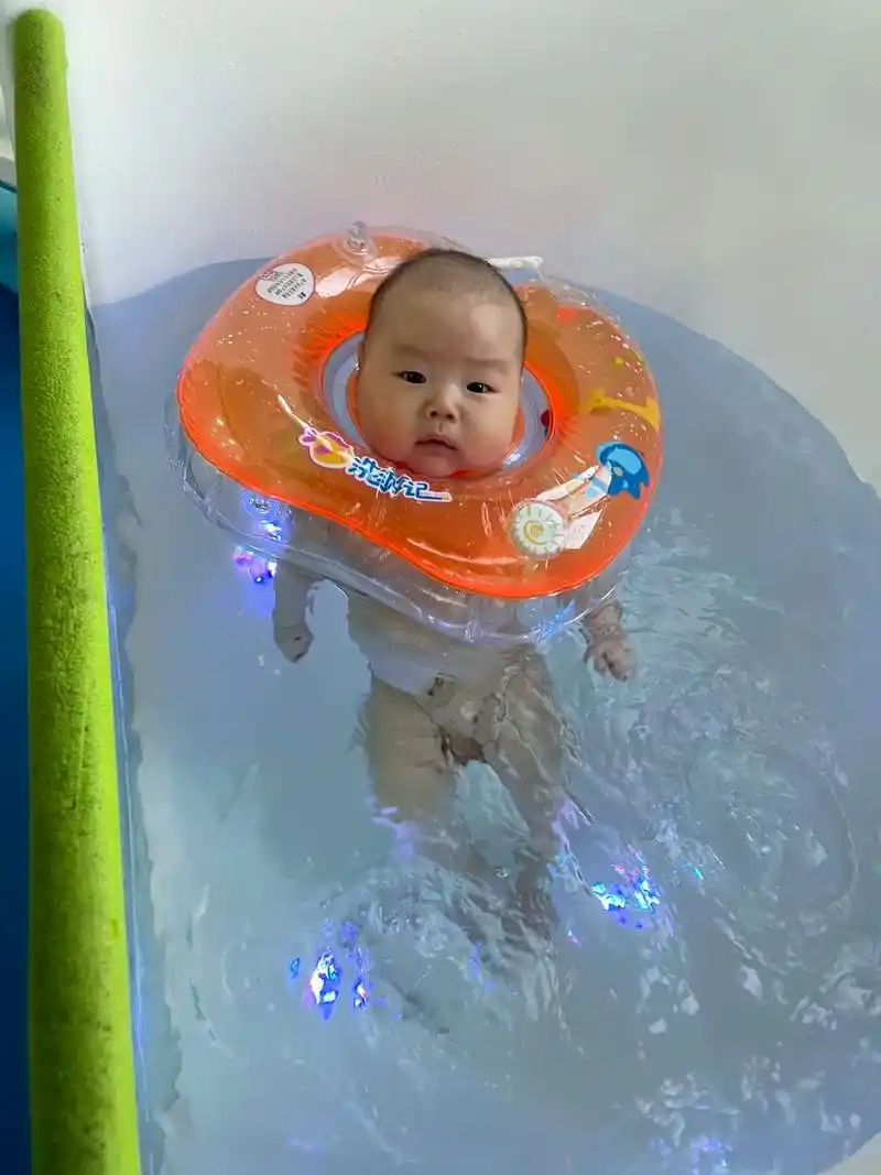 爱游泳的宝宝 #我爱洗澡皮肤好好 #胖嘟嘟小可爱 胖嘟嘟的 - 抖音