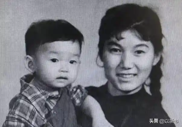 "丑娘"张少华:人丑心更丑,年轻时做尽恶事,晚年眼中布满泪水