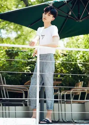 郭俊辰长得真的嫩像不满20岁这点和邢昭林就不一样了