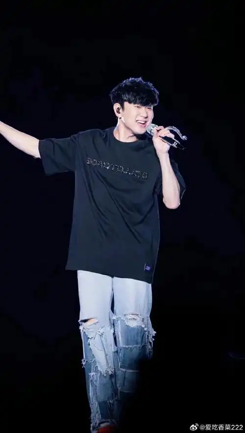 有天赋的美貌    林俊杰|240422|巡回演唱会壁纸合集    #林俊杰