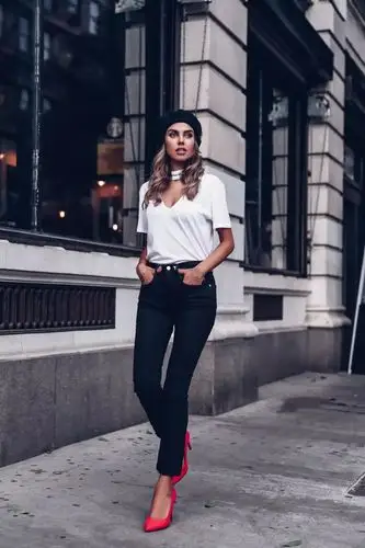 美得太过分,高跟鞋 牛仔裤!